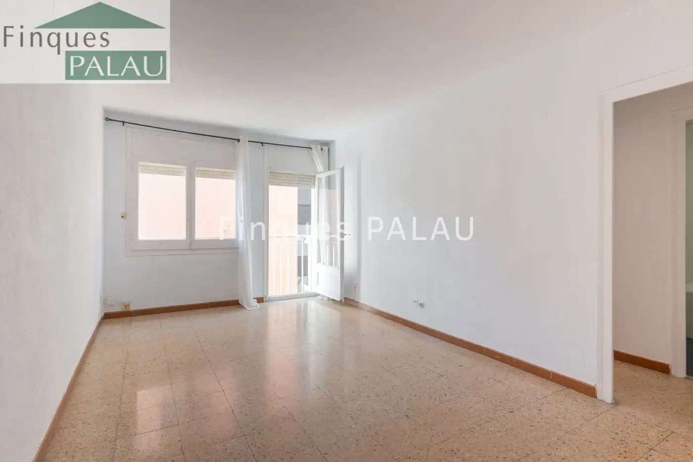 Vista exterior de Piso en venta en Sant Just Desvern