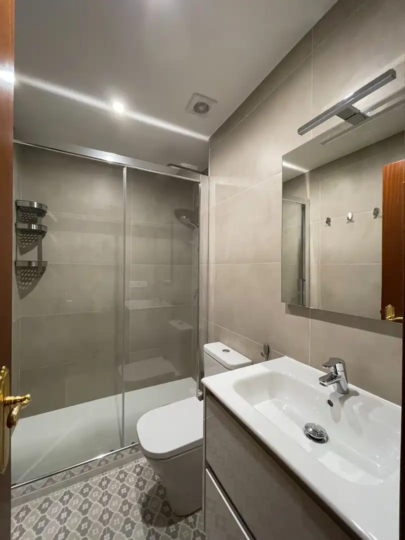 Baño de Piso en venta en A Coruña Capital  con Calefacción y Trastero