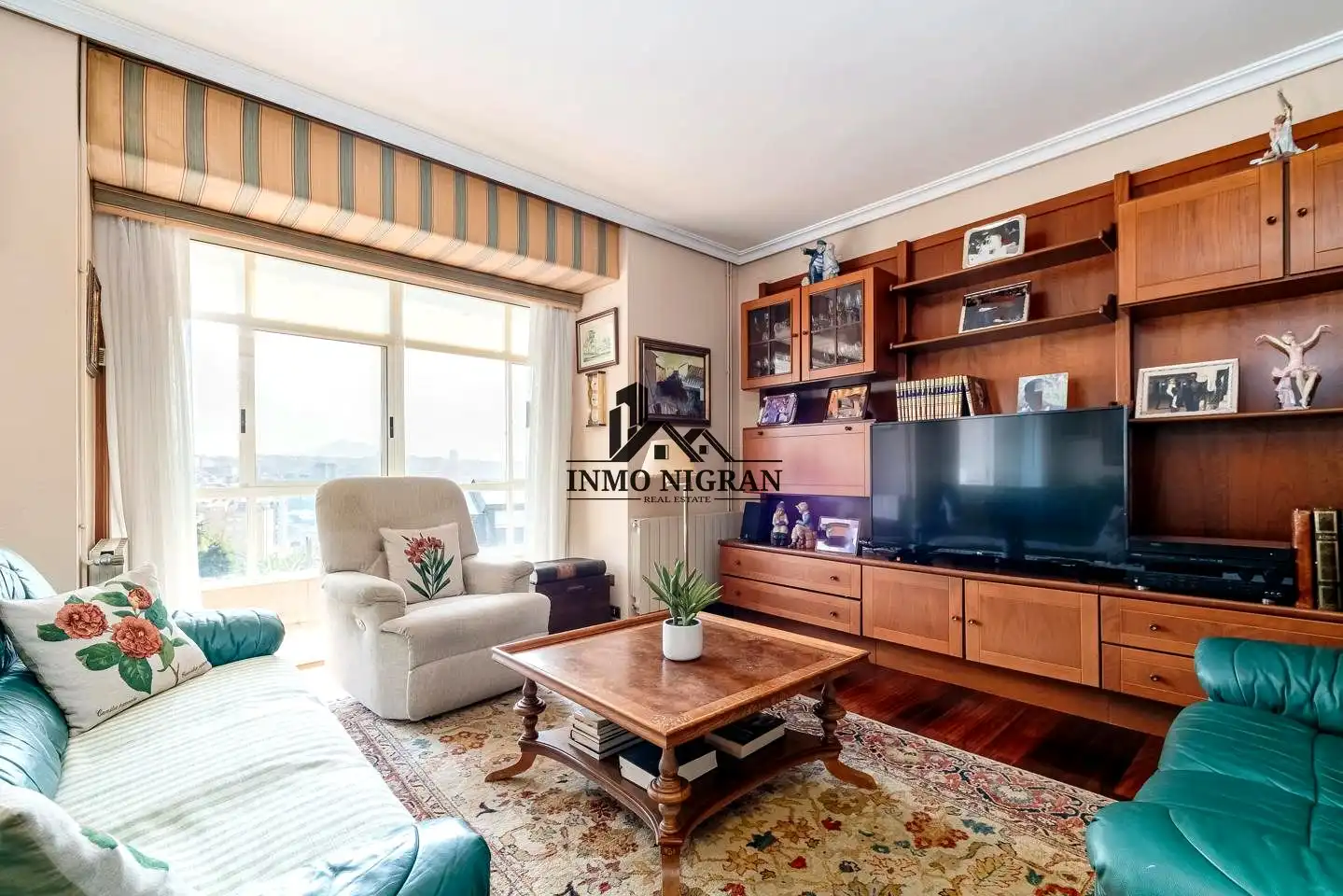 Living room of Houses for sale in Vigo   with Private garden, Terrace and Storage room