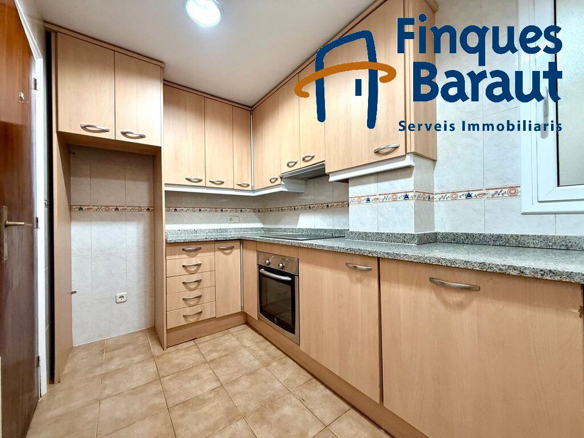 Kitchen of Flat for sale in Figueres  with Heating, Balcony and Internet
