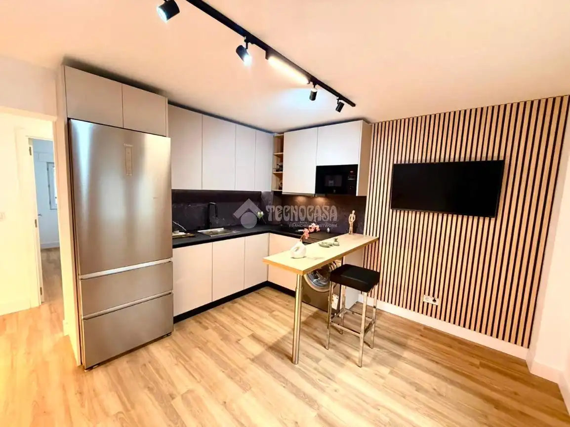 Cocina de Piso en venta en Santander con Calefacción, Parquet y Amueblado
