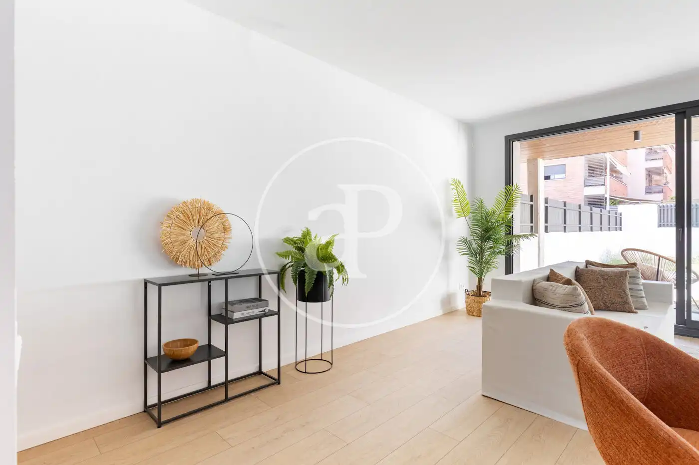 Sala de estar de Piso en venta en Sant Cugat del Vallès con Aire acondicionado, Calefacción y Jardín privado
