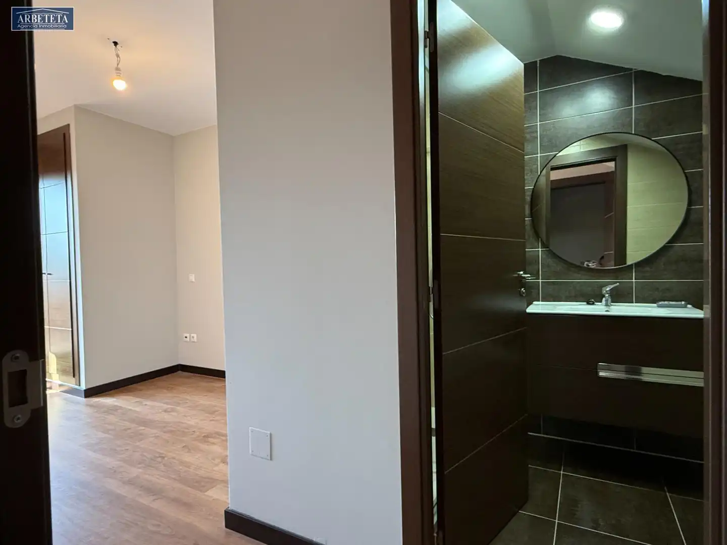 Casa adosada en venta en Urb. Belvalle
