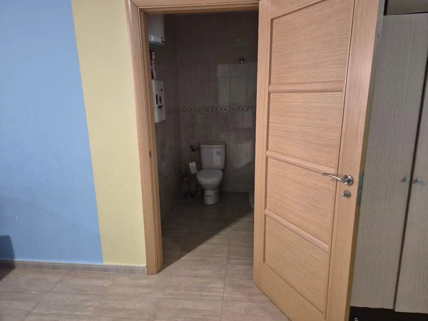 Badezimmer von Geschaftsraum zur Miete in Pedro Muñoz mit Klimaanlage