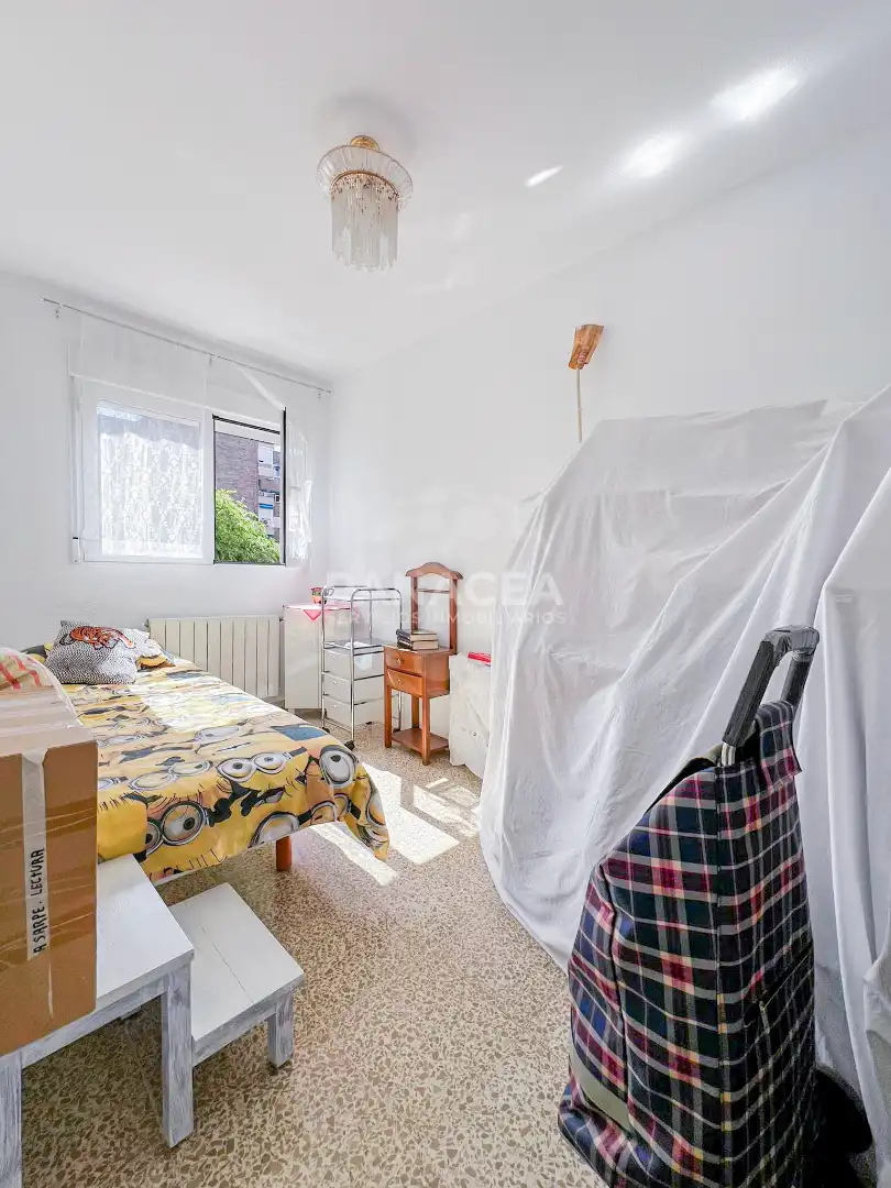 Bedroom of Flat for sale in Granada  with Terrace, Furnished and Oven