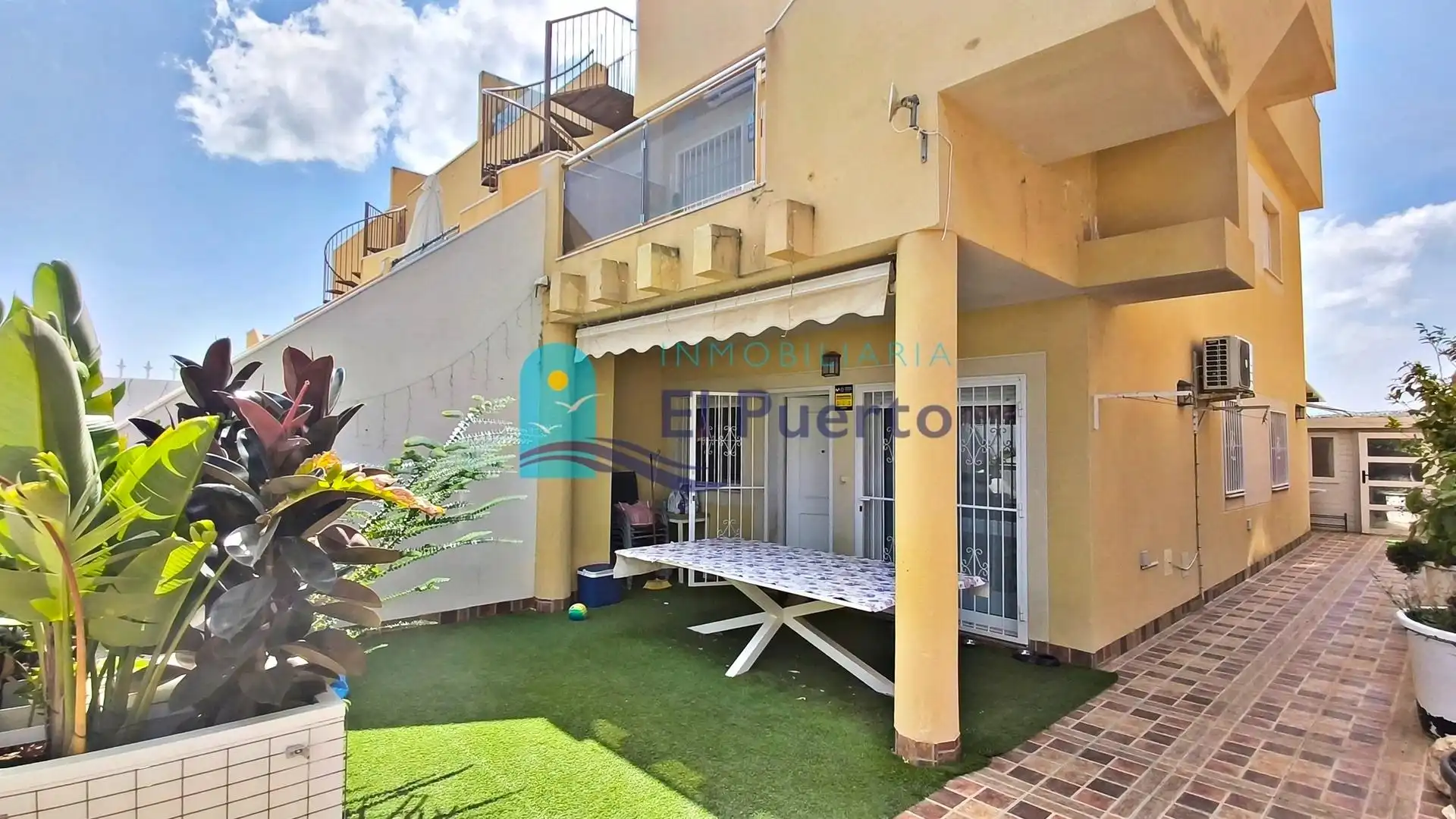 Vista exterior de Piso en venta en Mazarrón con Aire acondicionado, Calefacción y Jardín privado