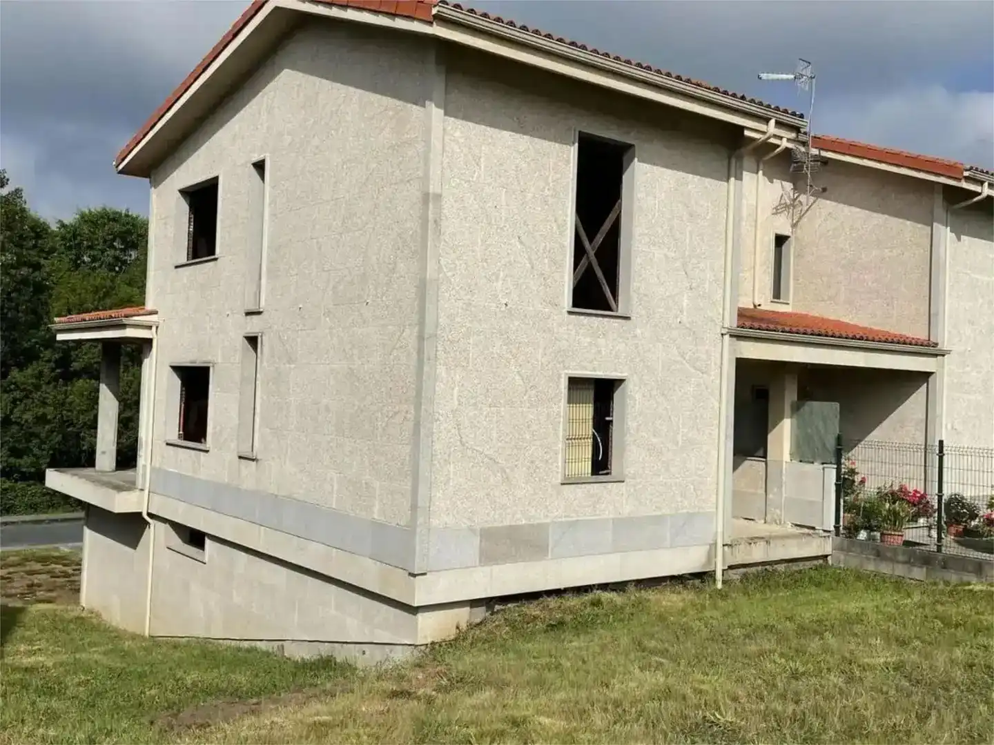 Vista exterior de Casa adosada en venda en A Merca  