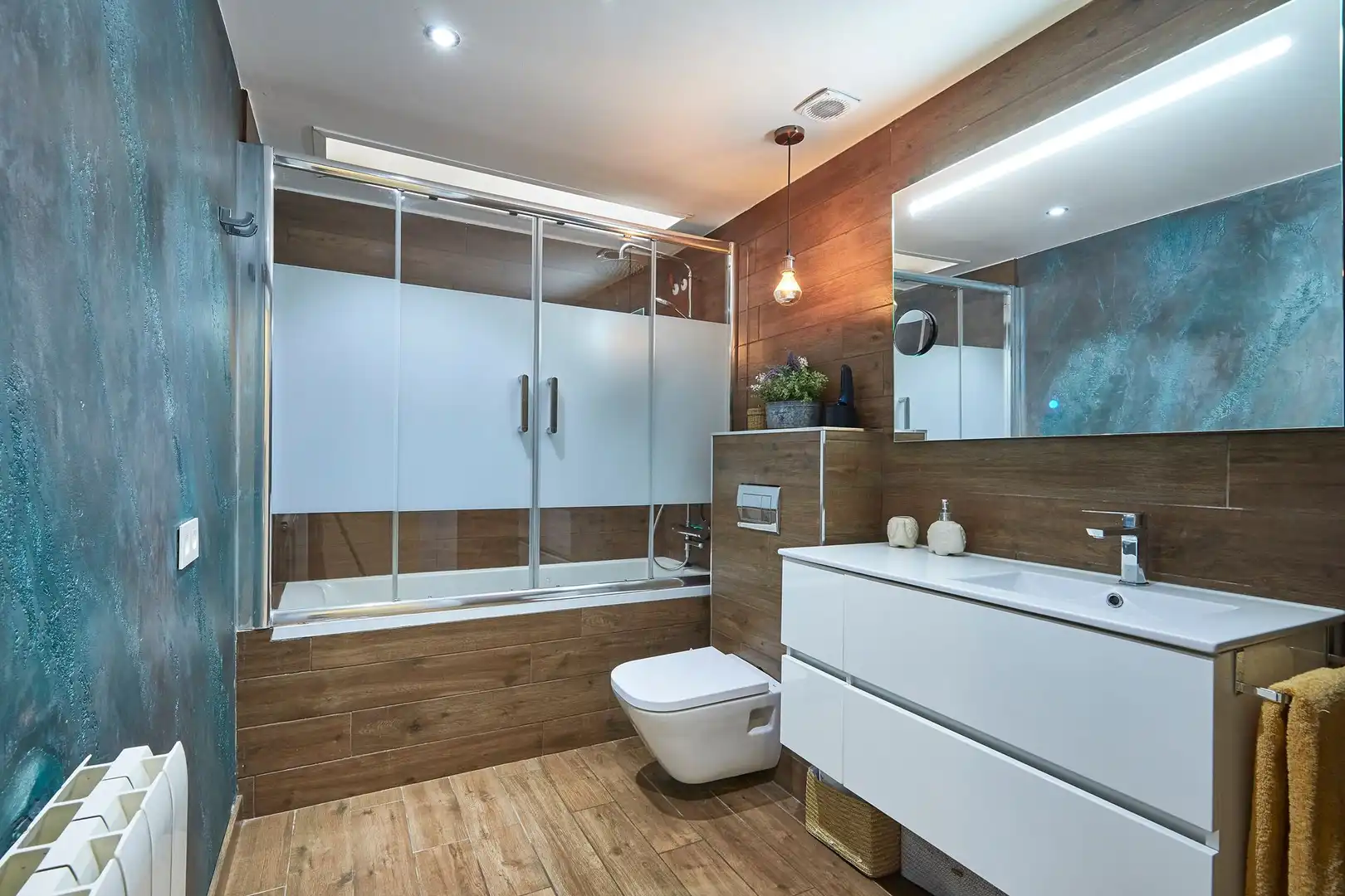 Baño de Casa adosada en venta en Terrassa con Aire acondicionado, Calefacción y Parquet
