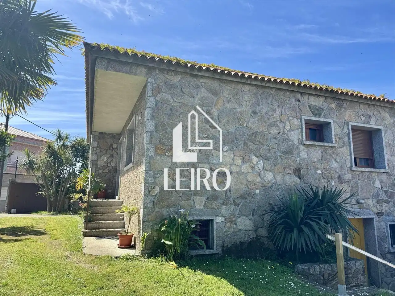 Vista exterior de Casa o chalet en venta en Vilagarcía de Arousa con Calefacción, Jardín privado y Balcón