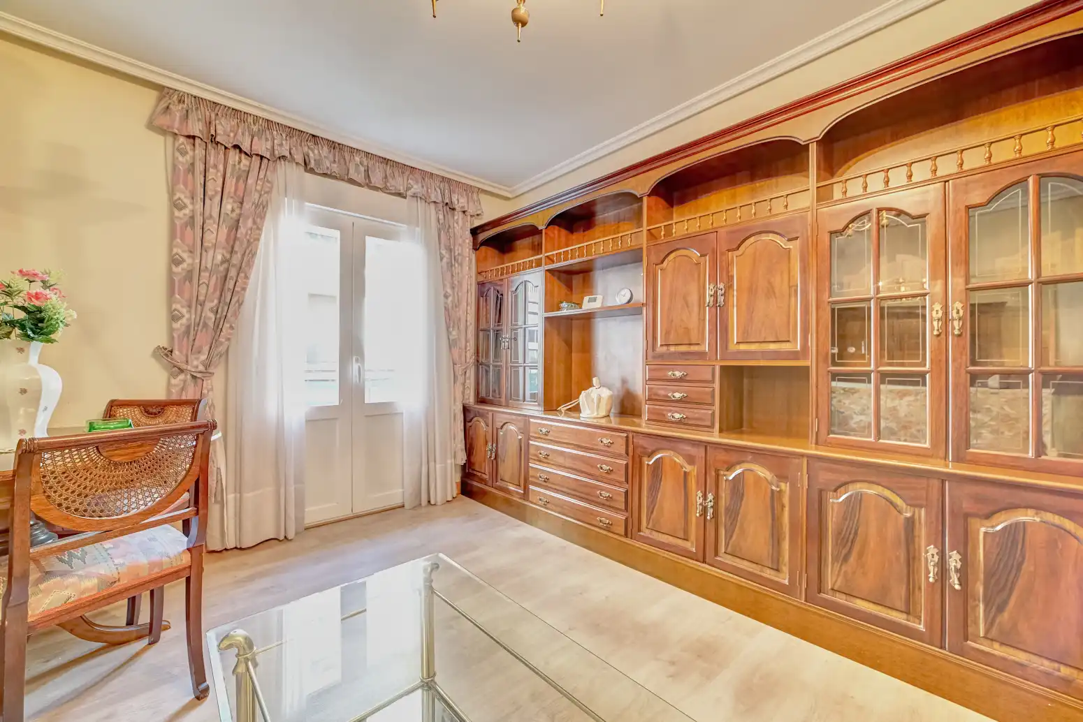 Sala de estar de Piso en venta en Burlada / Burlata con Calefacción, Parquet y Balcón