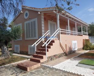 Vista exterior de Casa o xalet de lloguer en Dos Hermanas amb Aire condicionat, Jardí privat i Terrassa