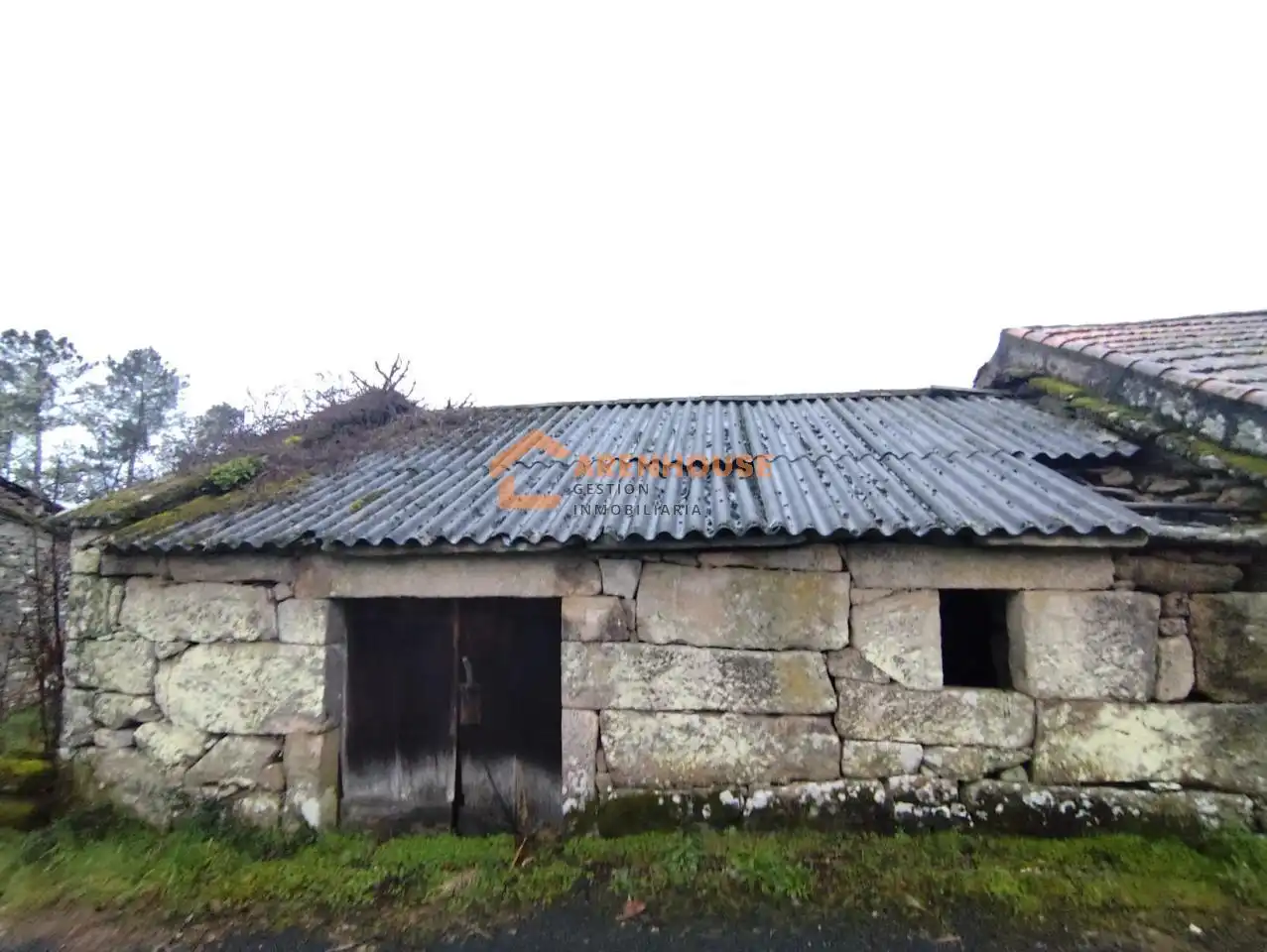 Casa amb jardí en venda a San Cristovo de Cea