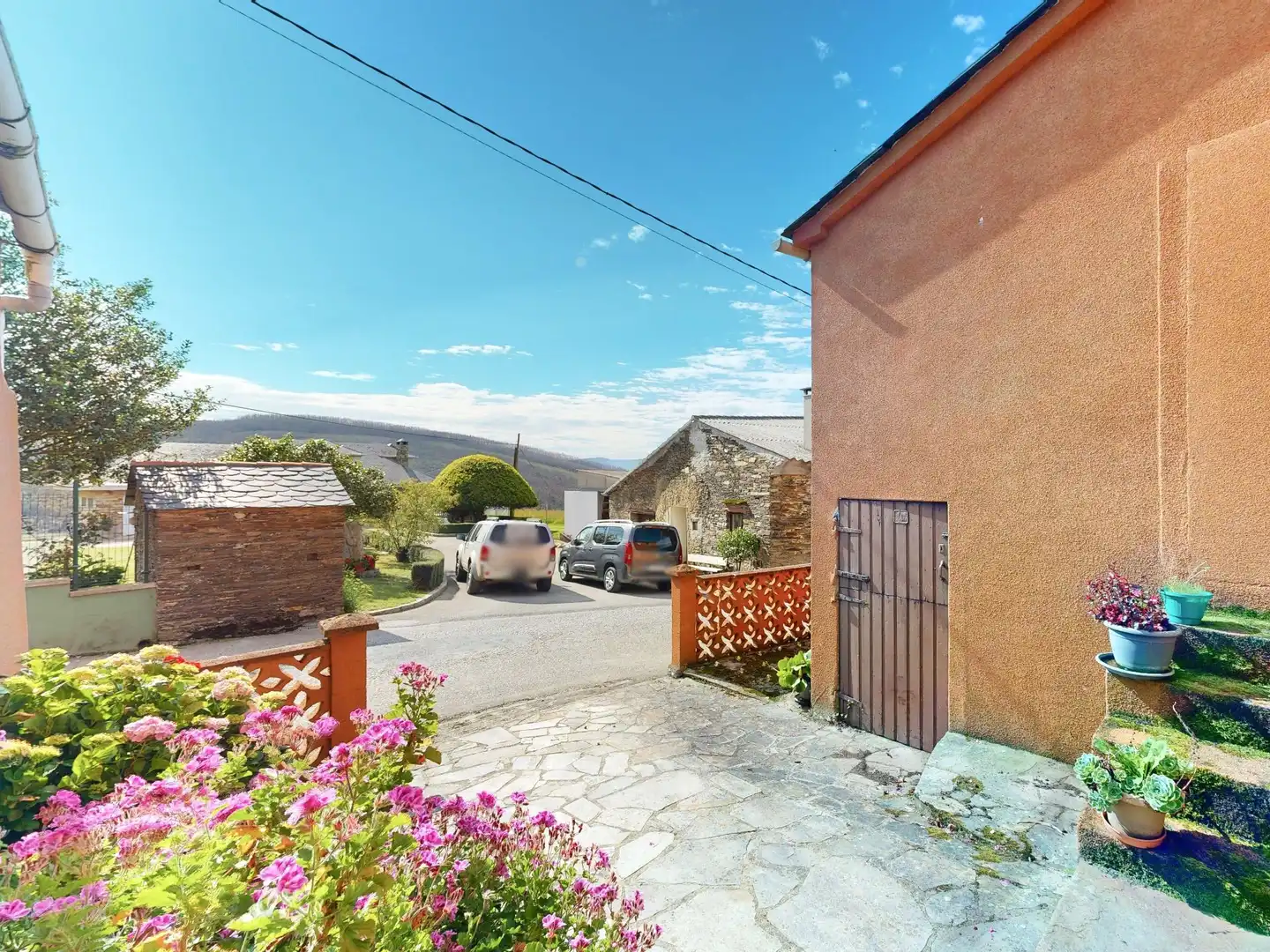 Exterior view of Houses for sale in Trabada  with Storage room