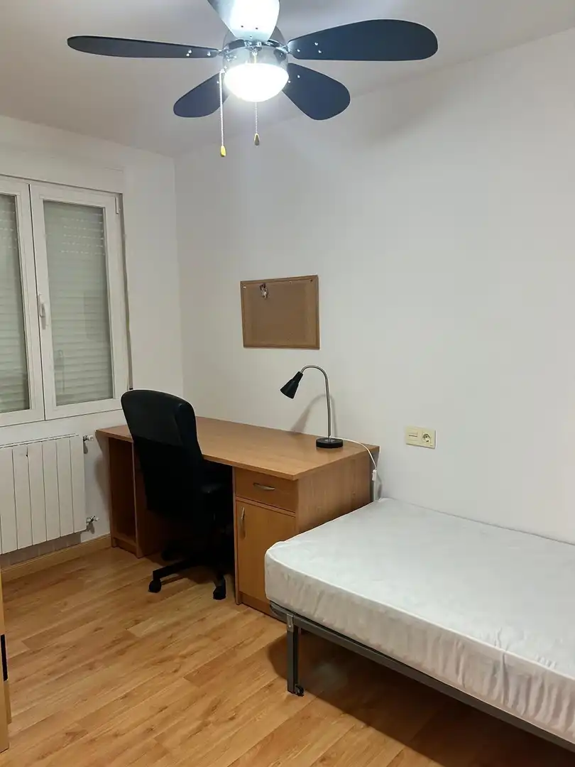 Flat with lift to rent in Calle VERDIALES, imagen 13