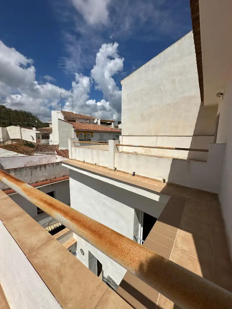 Vista exterior de Casa o chalet en venta en Benamocarra con Terraza y Amueblado