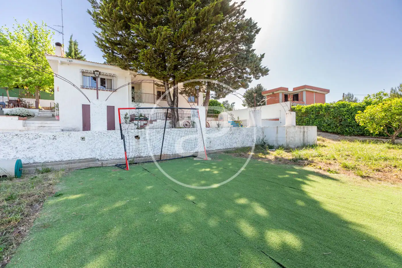 Garden of Houses for sale in Chiva  with Air Conditioner, Heating and Private garden