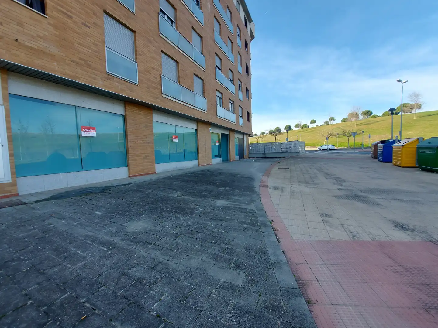 Parking de Local en venta en  Logroño con Aire acondicionado