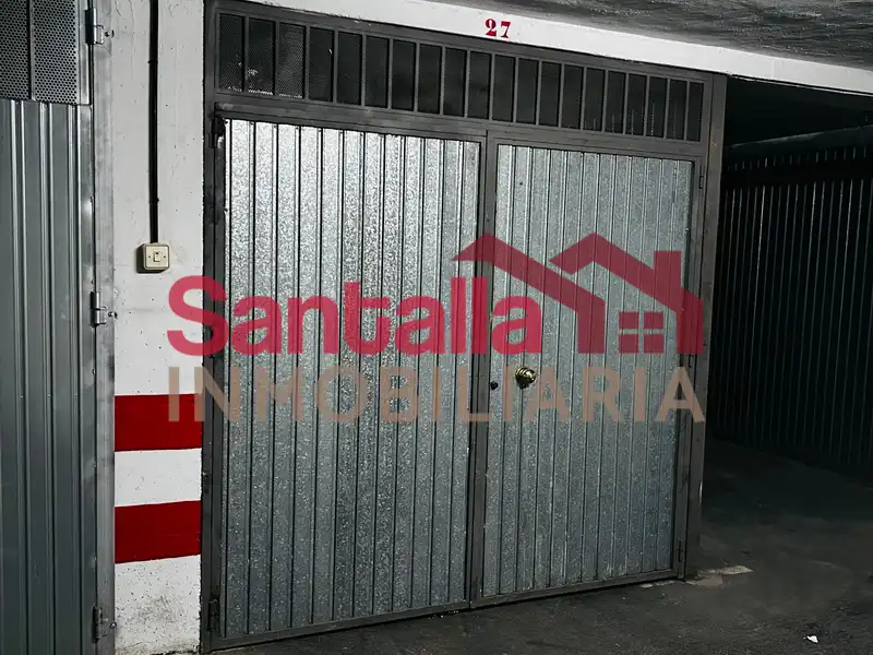 Außenansicht von Garage zum Verkauf in Almuñécar