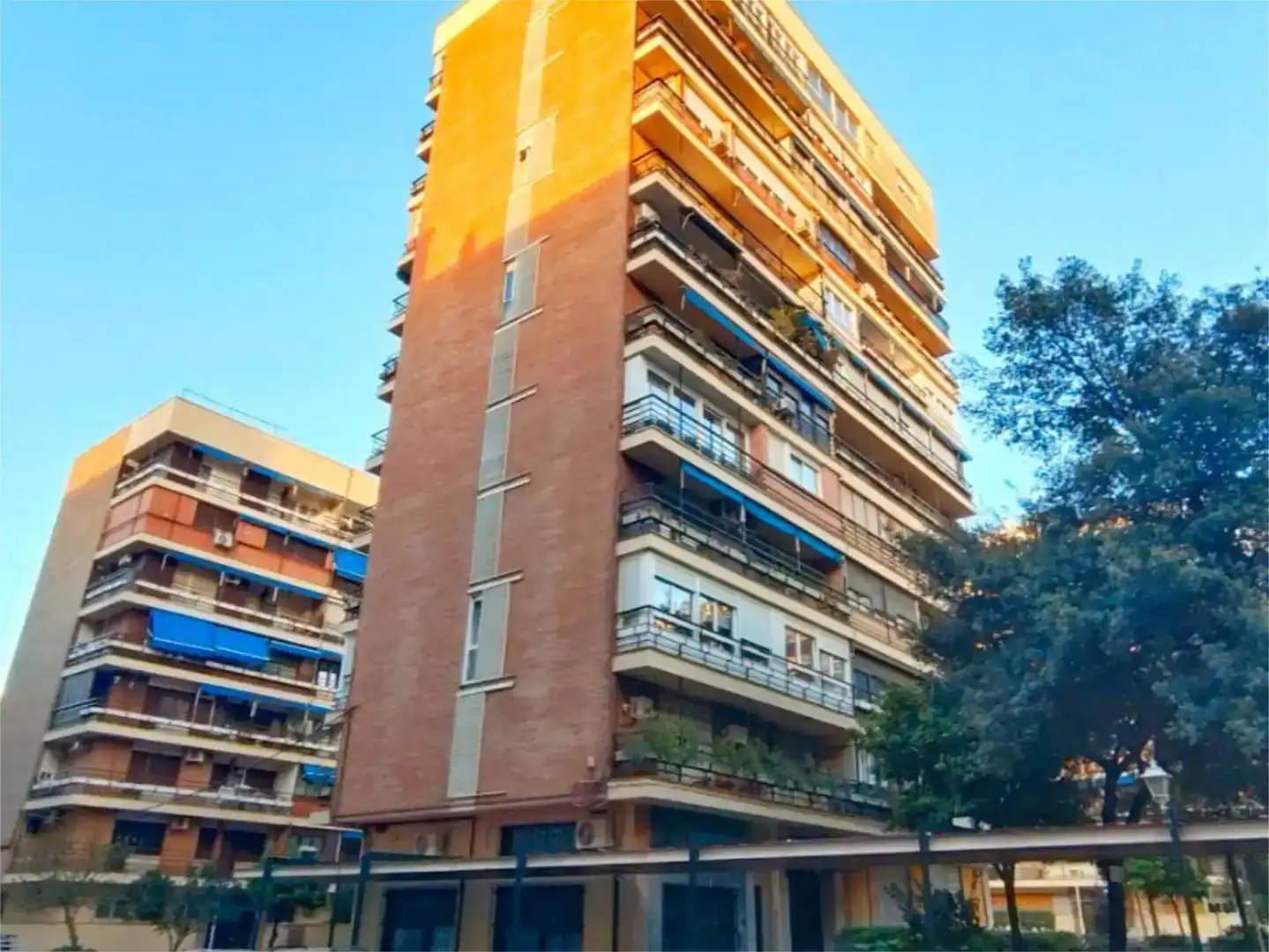 Vista exterior de Pis en venda en Nervión