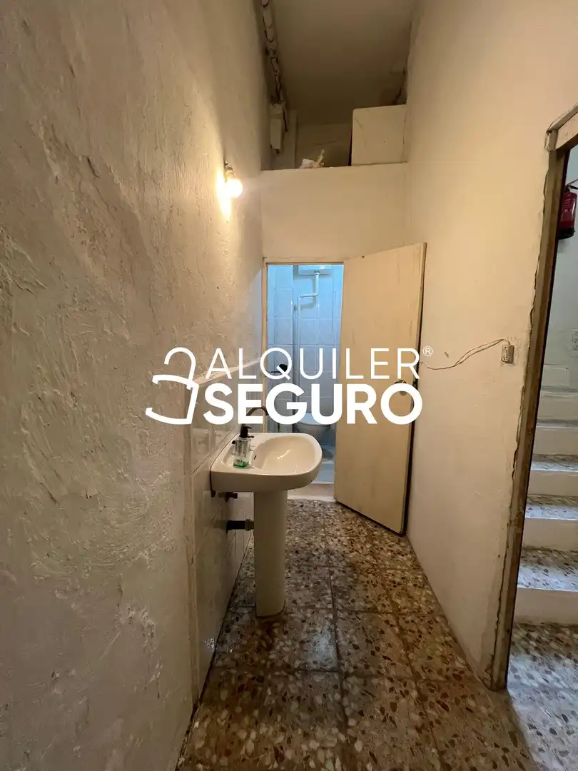 Bathroom of Commercial properties for rent in Madrid