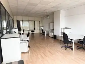 Nave industrial en alquiler en Urbanización Este - Montepríncipe, imagen 10