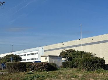 Nau industrial amb ascensor de lloguer a Carrer d'Europa 1