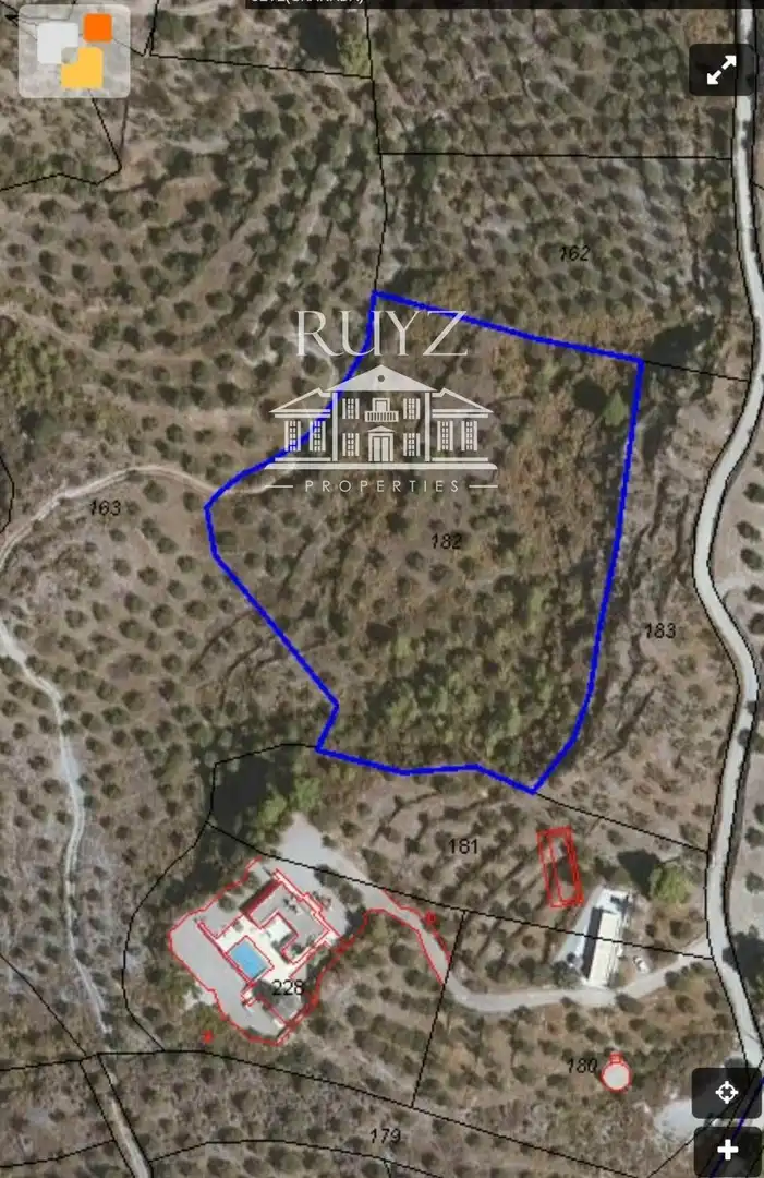 Residencial en venda en Jete