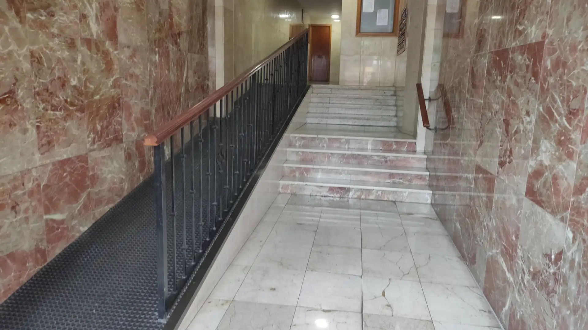 Piso en venta en Talavera de la Reina con Calefacción, Parquet y Terraza