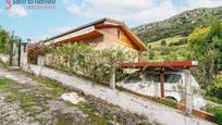 Vista exterior de Casa o xalet en venda en Puente Viesgo amb Calefacció, Jardí privat i Terrassa