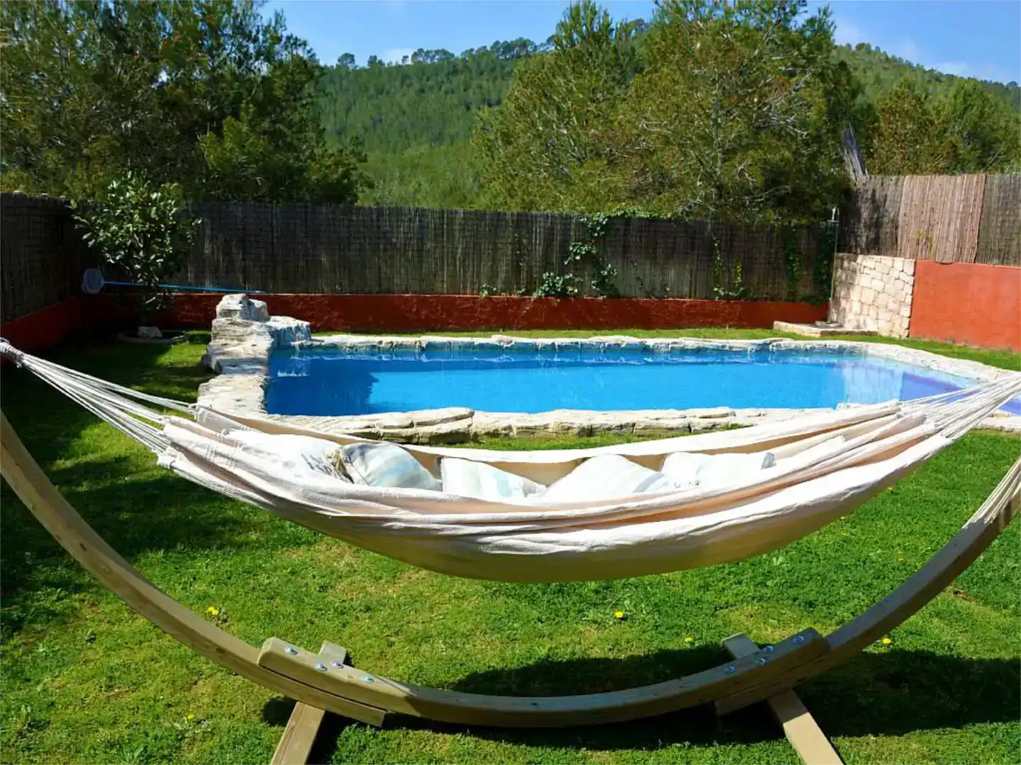 Piscina de Pis de lloguer en Olivella amb Aire condicionat, Jardí privat i Piscina