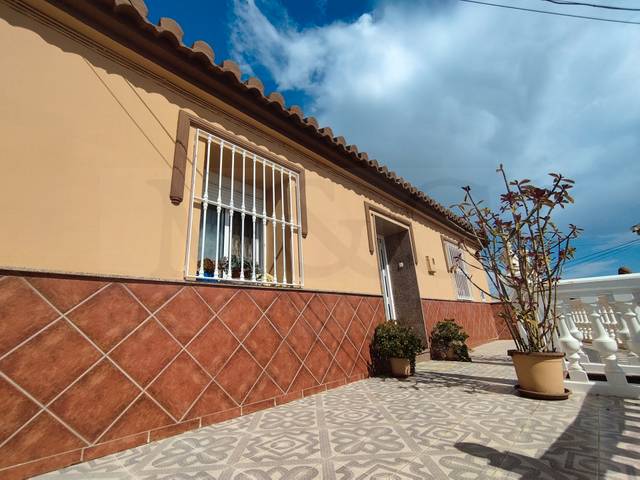 Casa-chalet en Venta en Calle Málaga en Camino Algarrobo - Las Arenas