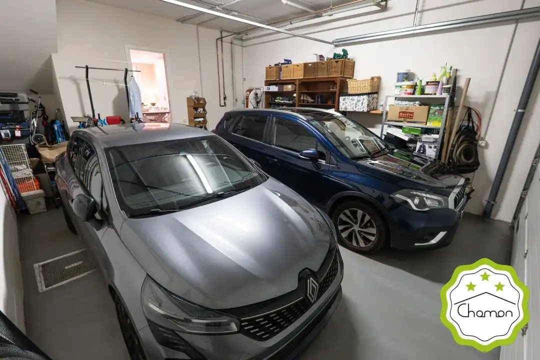 Parking de Casa adosada en venta en Bilbao  con Calefacción, Jardín privado y Terraza