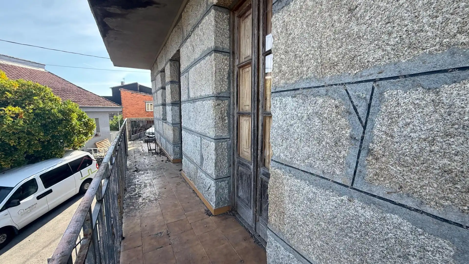 Vista exterior de Casa o xalet en venda en Toén amb Jardí privat, Moblat i Balcó