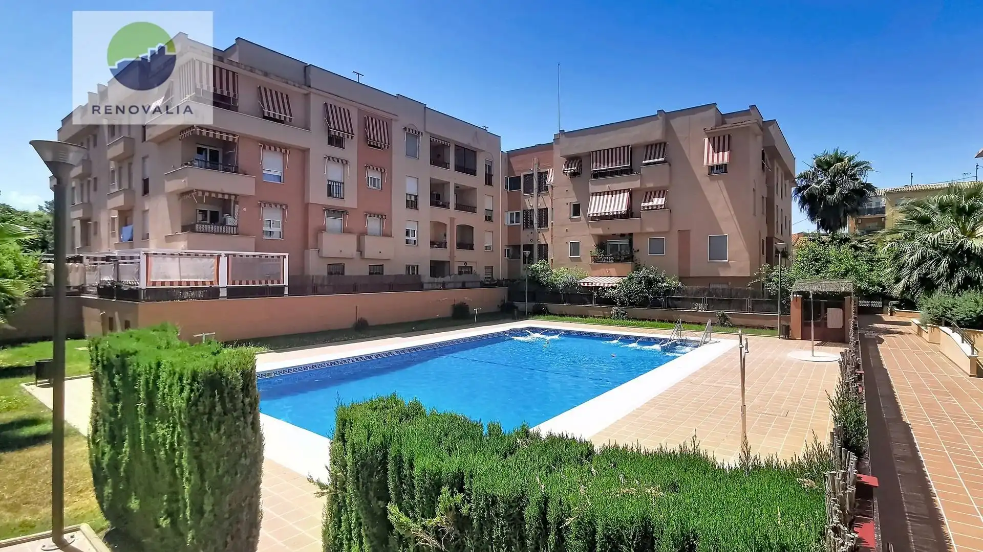 Schwimmbecken von Wohnung zum Verkauf in Granada mit Klimaanlage, Heizung und Terrasse