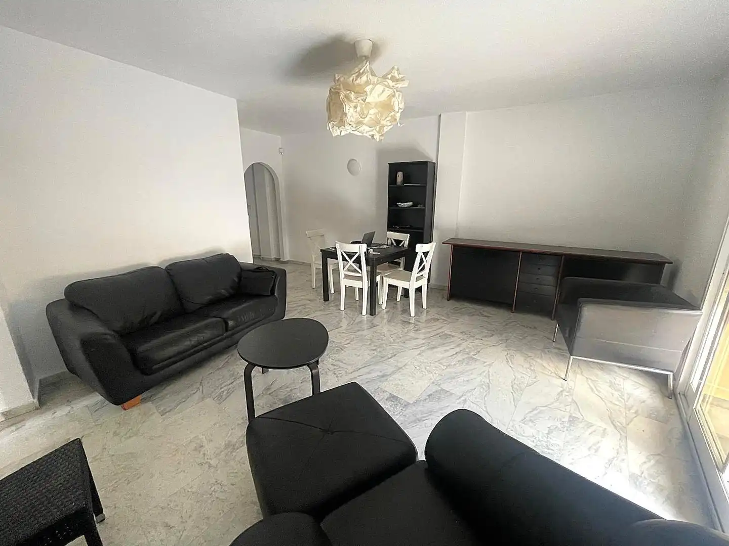Sala de estar de Piso en venta en Torremolinos con Jardín privado, Terraza y Piscina comunitaria