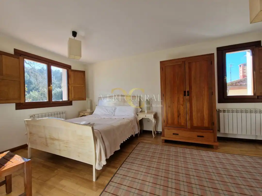 Schlafzimmer von Haus oder Chalet zum Verkauf in Llanes mit Heizung, Privatgarten und Terrasse