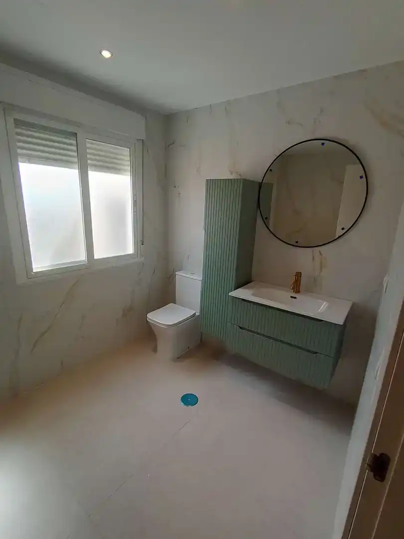 Badezimmer von Wohnung zur Miete in Ventas de Huelma mit Parkett und Balkon