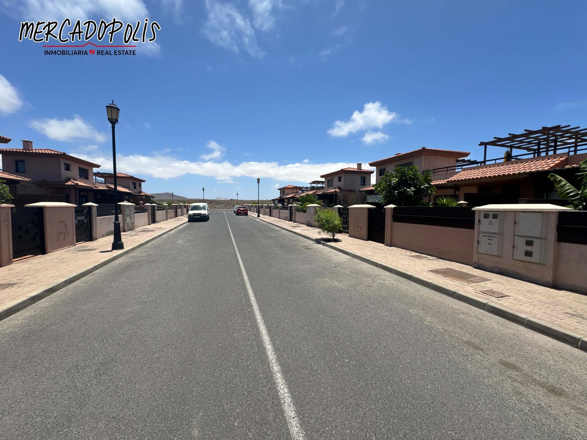 Vista exterior de Casa adosada en venta en La Oliva con Jardín privado, Terraza y Trastero