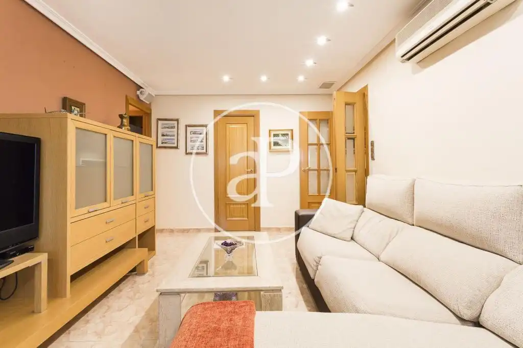 Flat for rent in Av. del General Avilés, Sant Pau