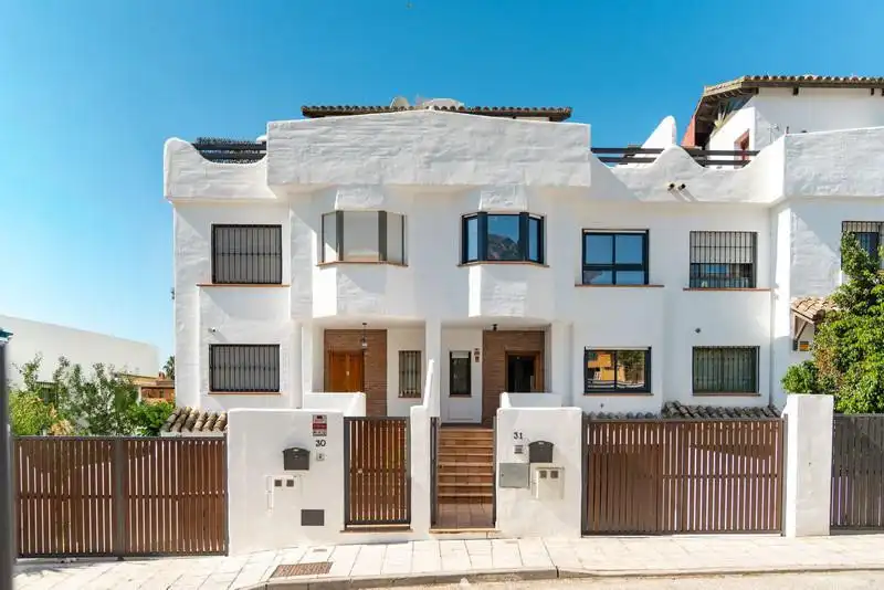 Exterior view of Detached homes for rent in Marbella  with Air Conditioner, Heating and Private garden