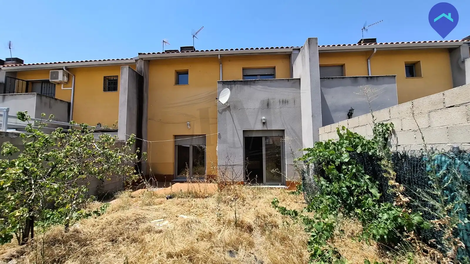 Vista exterior de Casa o xalet en venda en Las Ventas de Retamosa amb Calefacció, Jardí privat i Terrassa
