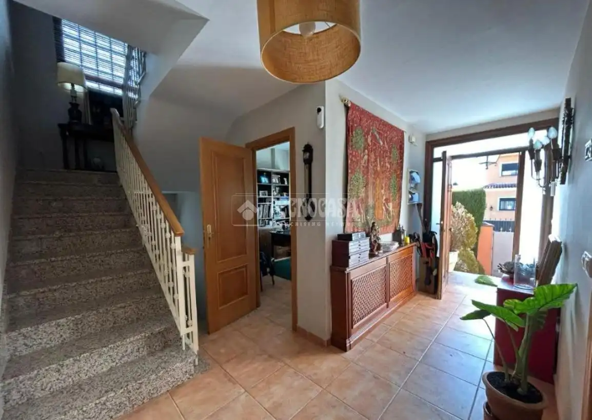 Casa adosada en venta en Baeza con Aire acondicionado, Calefacción y Piscina