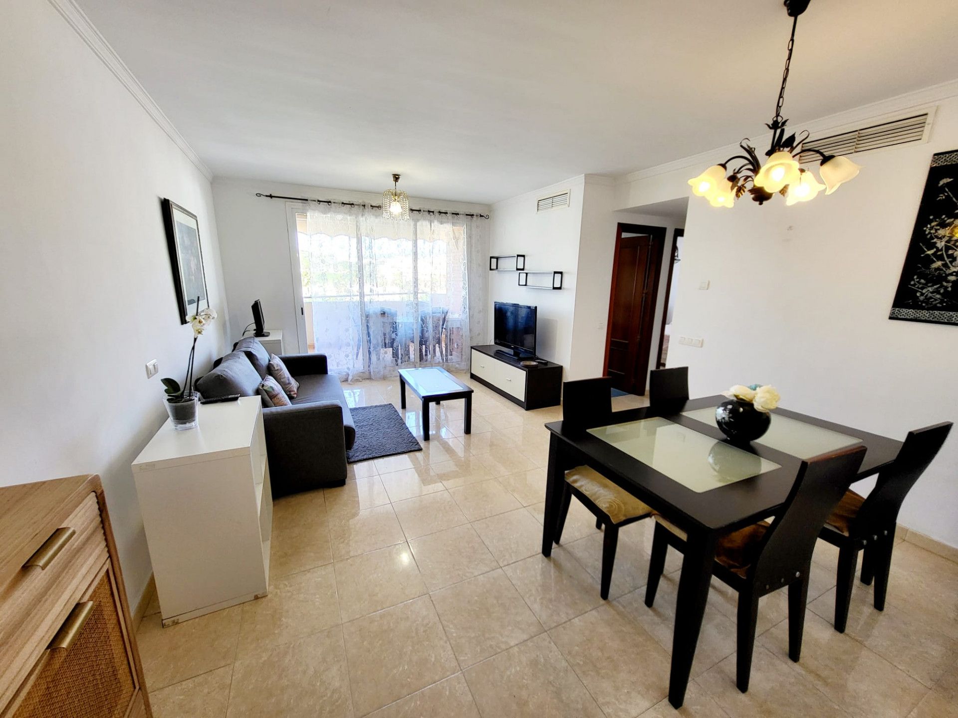 Living room of Apartment for sale in Estepona  with Terrace, Swimming Pool and Furnished