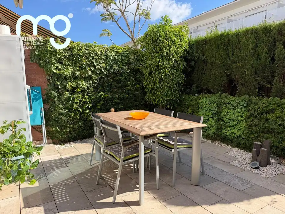 Terraza de Casa adosada en venta en Premià de Mar con Aire acondicionado, Calefacción y Jardín privado
