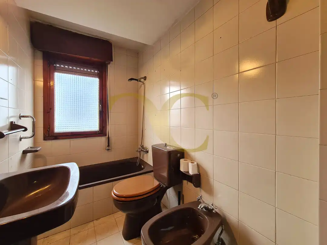Bathroom of Flat for sale in Oviedo   with Heating and Private garden
