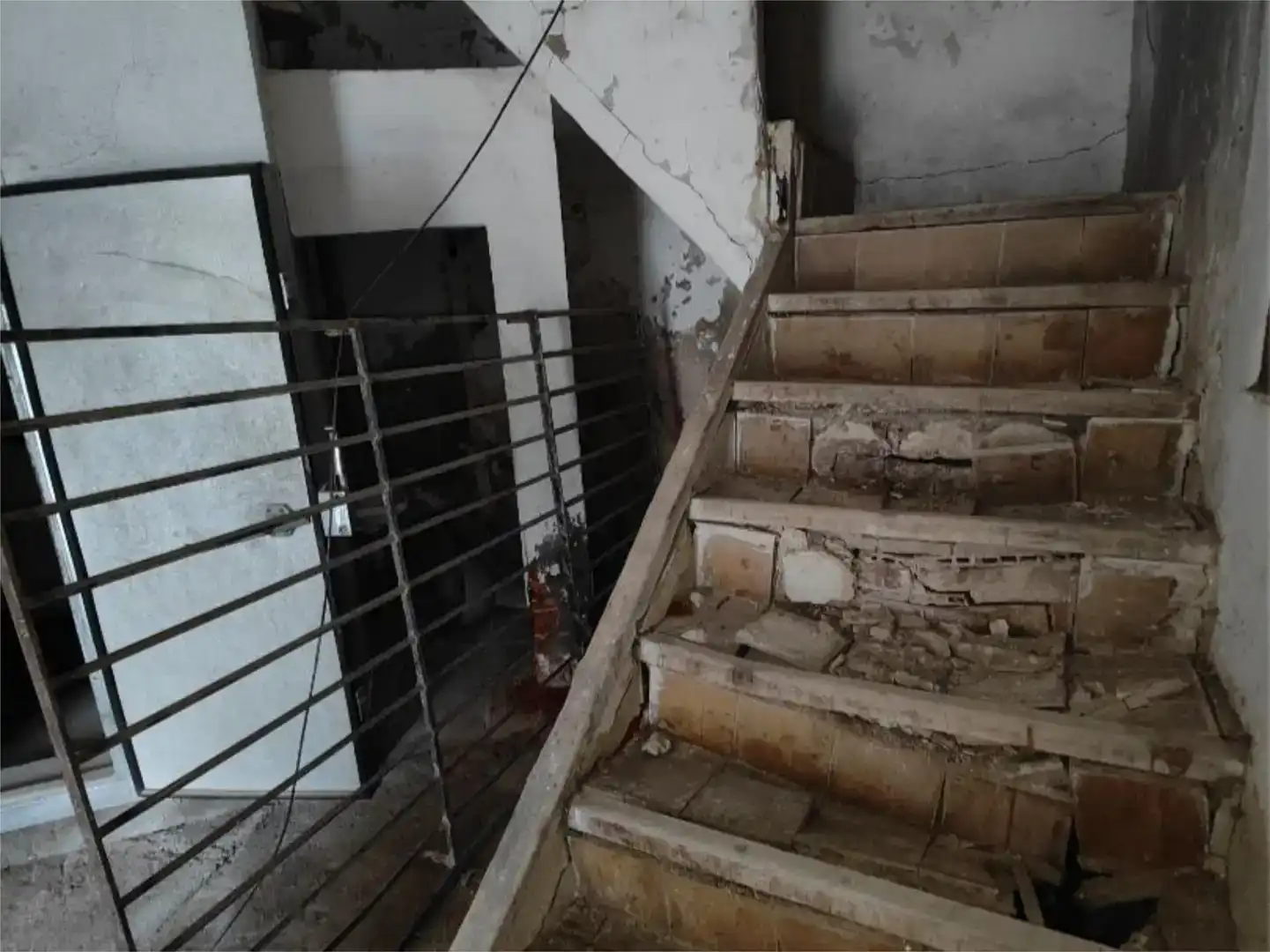 Casa adosada en venda en Torres de la Alameda amb Balcó