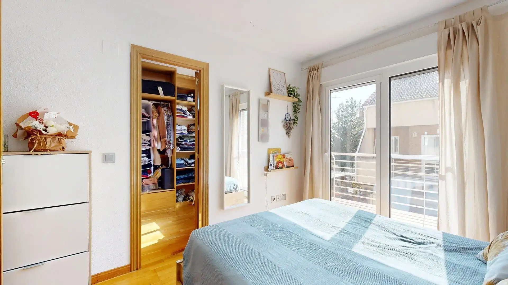 Habitación de Casa adosada en venta en Zaragoza con Calefacción, Jardín privado y Terraza