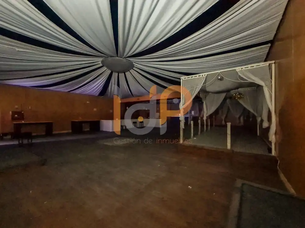 Nau industrial en venda en Fines