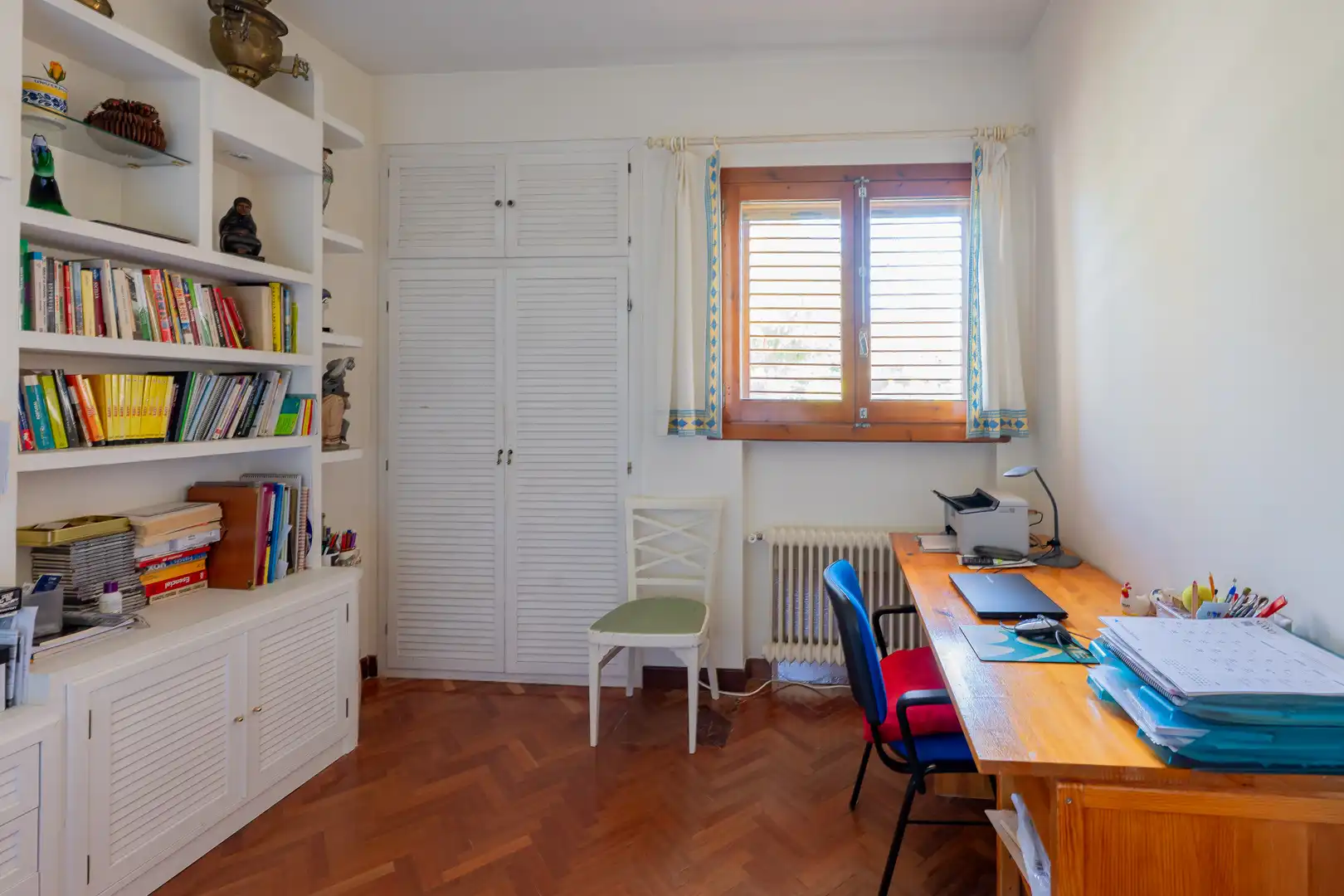 Dormitori de Casa o xalet en venda en Majadahonda amb Calefacció, Jardí privat i Parquet