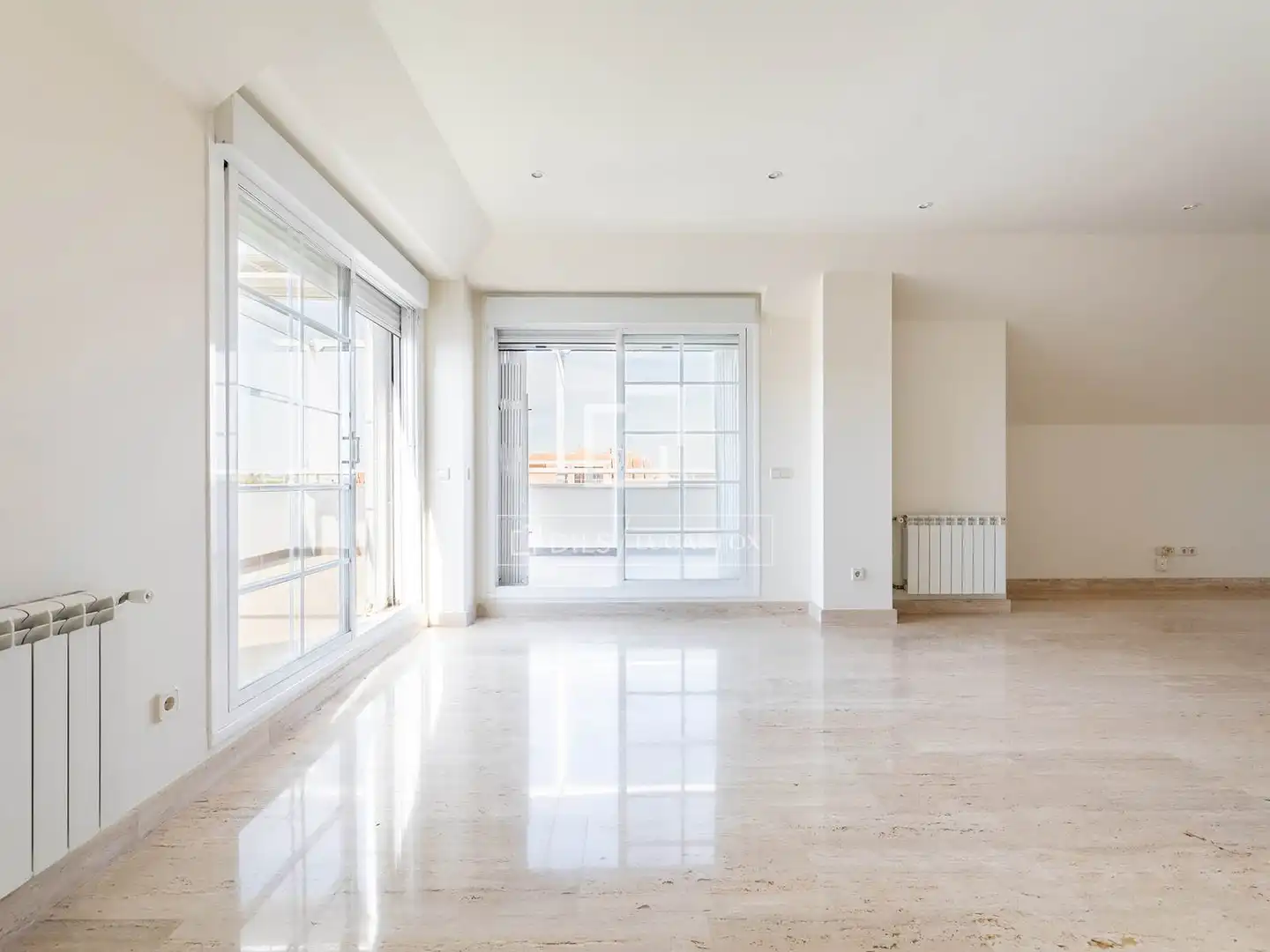 Living room of Attic for sale in Majadahonda  with Air Conditioner, Heating and Private garden
